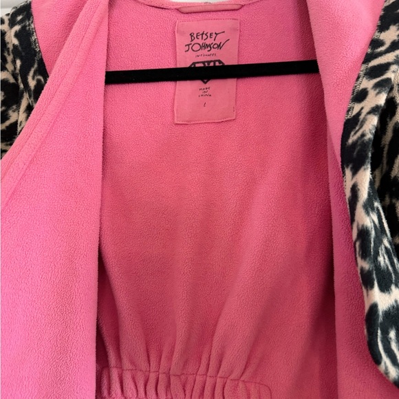 Betsey Johnson Intimates Cheetah Hooded Robe - Picture 5 of 7